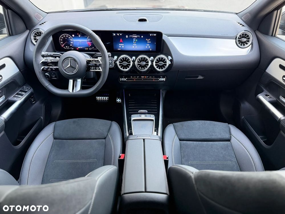 Mercedes-Benz GLA - 10