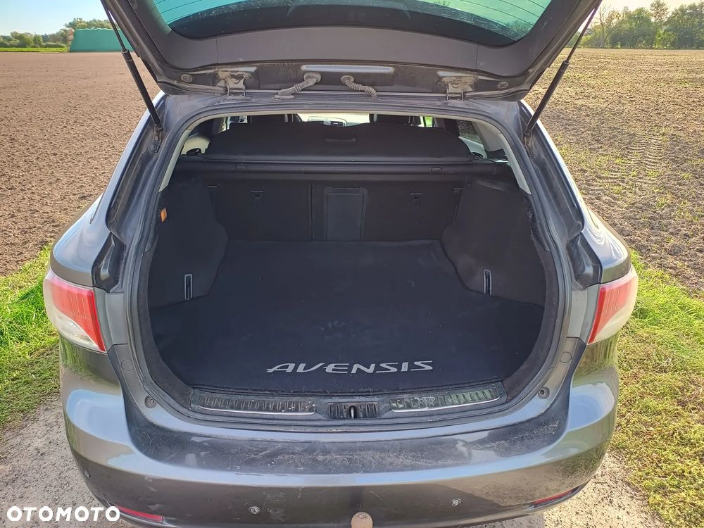 Toyota Avensis - 16