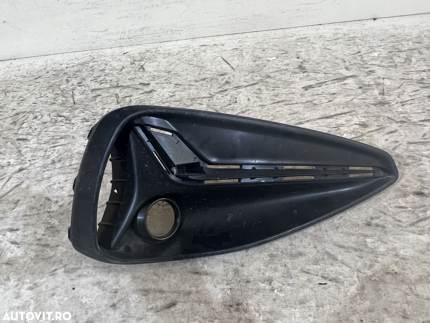 Grila proiector dreapta Hyundai I30, 2020, 2021, 2022, 2023, cod origine OE 86564-G4520. - 1