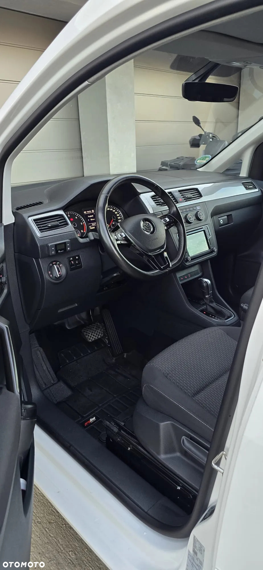 Volkswagen Caddy Maxi 2.0 TDI Comfortline DSG - 35