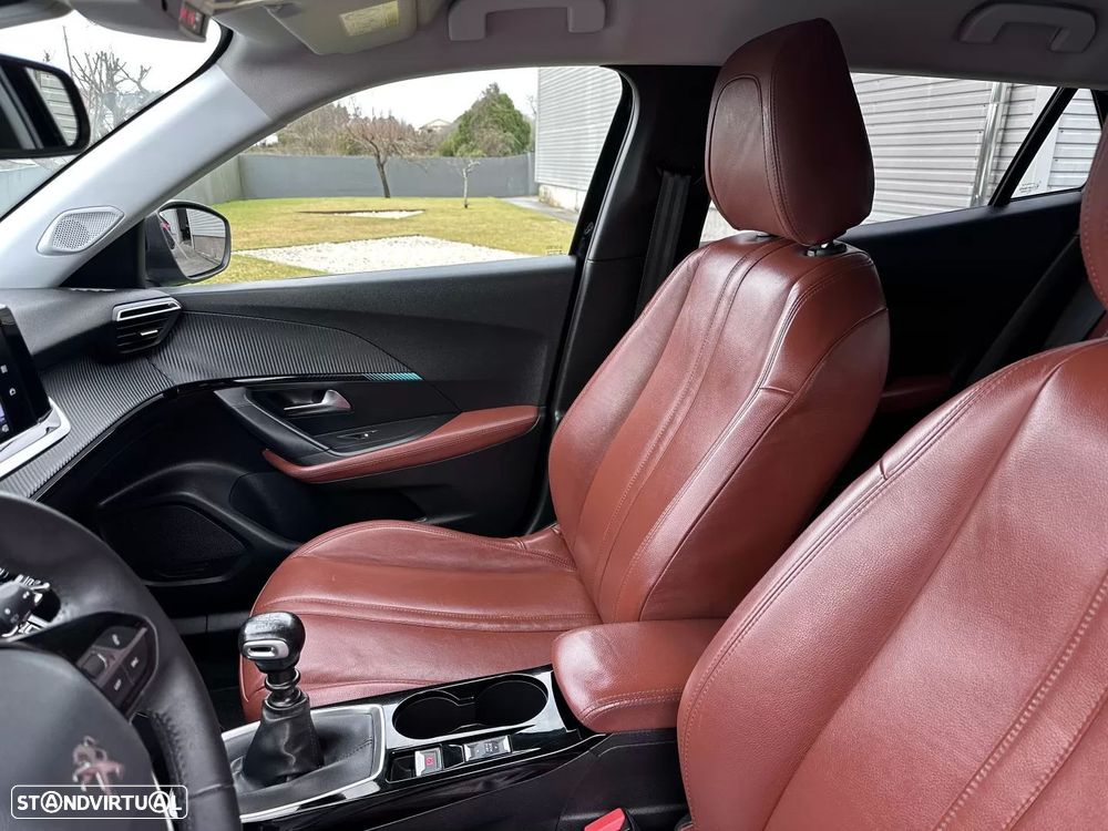 Peugeot 2008 PureTech 130 Allure Pack - 29