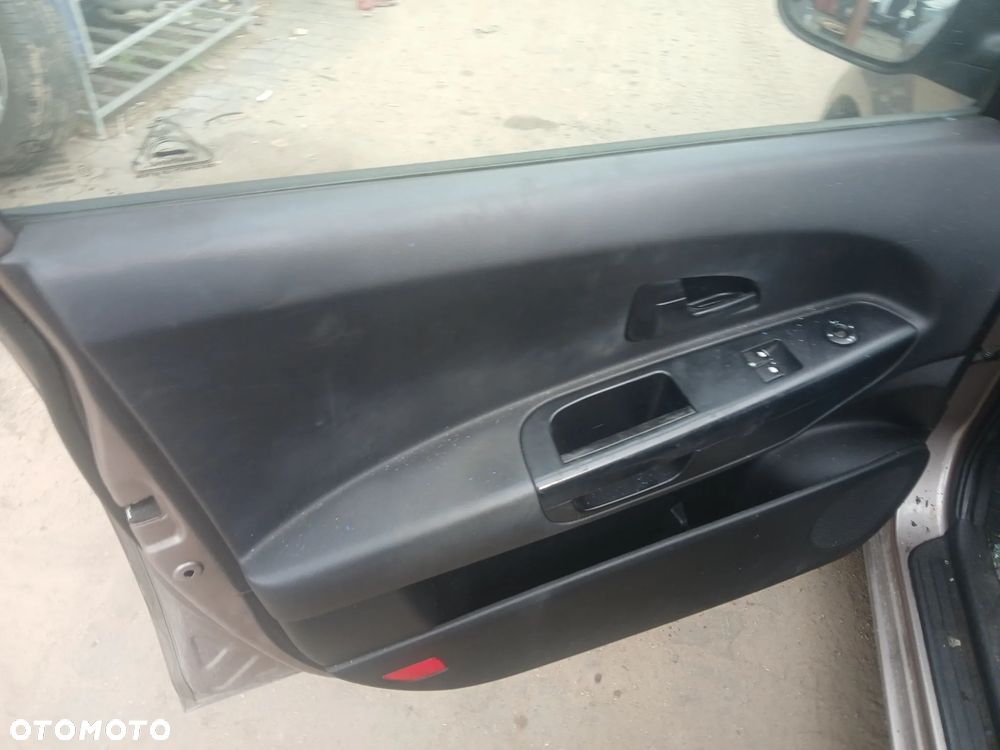 Kia Ceed lift 1.4 B 8Q HB maska pokrywa silnika klapa bagażnika zderzak lampa reflektor pas przedni stop lampy halogeny przeciwmgłowe odblaski grill atrapa znaczek błotnik błotniki drzwi zbiornik - 12