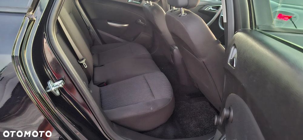 Opel Astra 1.6 Color Edition - 27