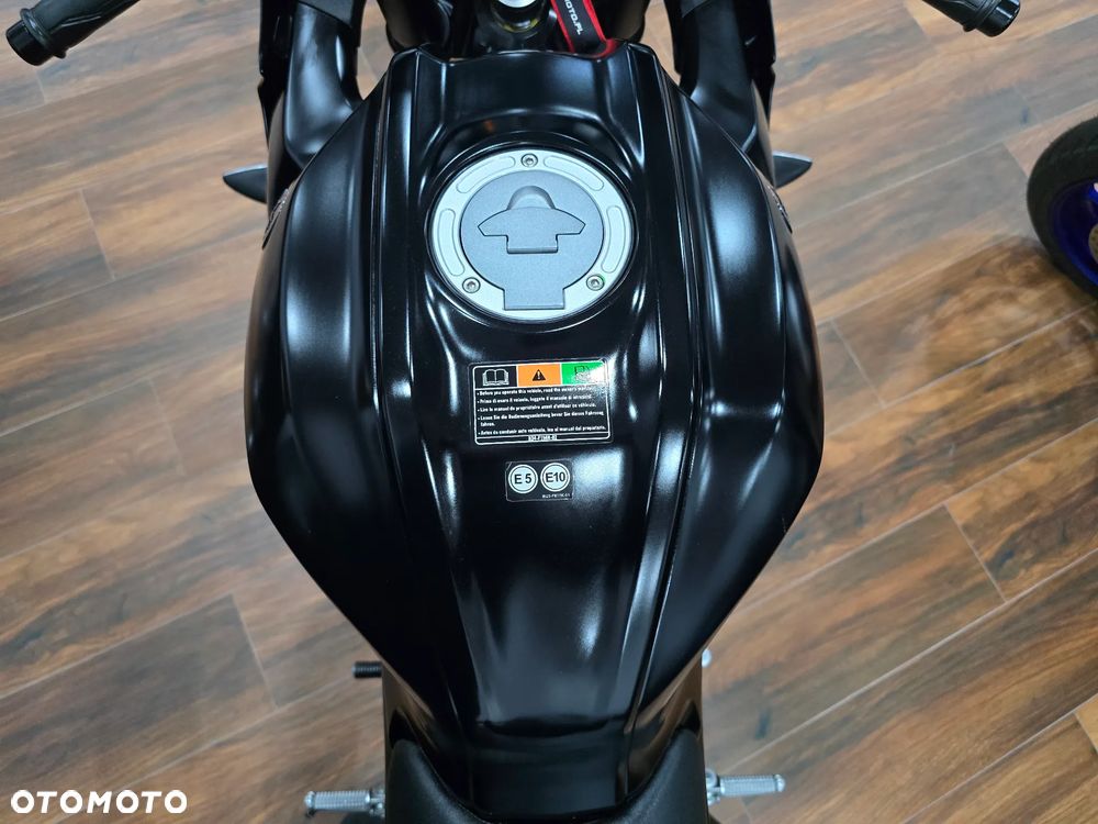 Yamaha YZF - 19