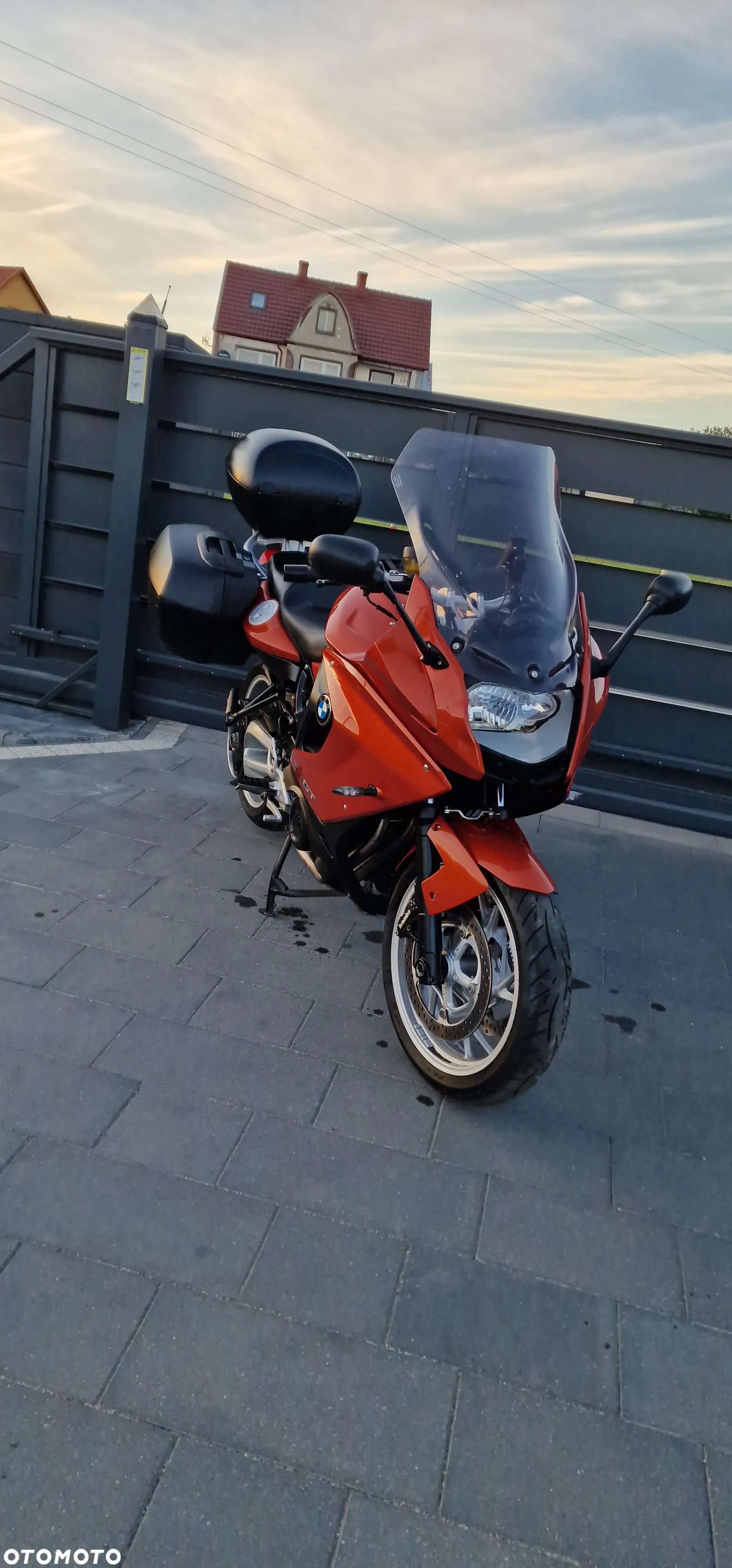 BMW F - 25