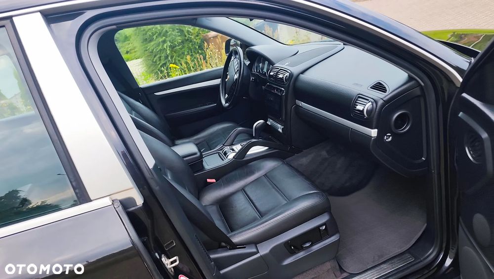 Porsche Cayenne - 34