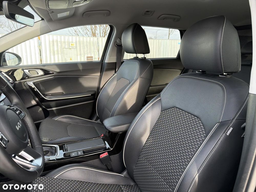 Kia Ceed - 12