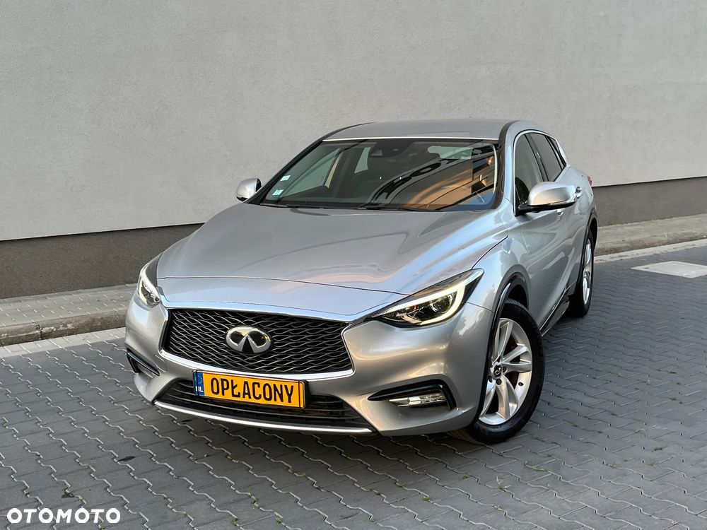 Infiniti Q30 - 16