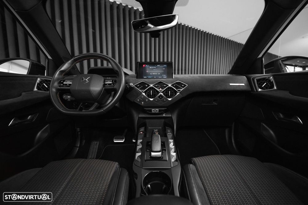 DS DS3 Crossback E-TENSE PERFORMANCE LINE - 11