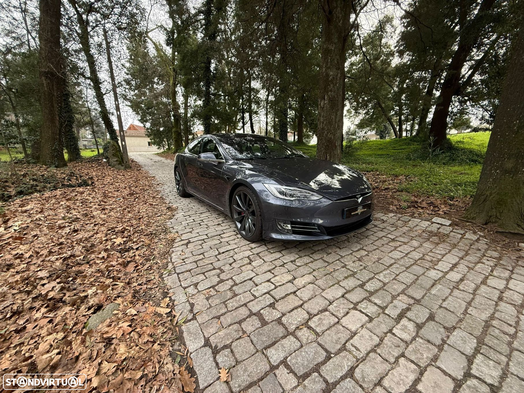 Tesla Model S 90D - 56