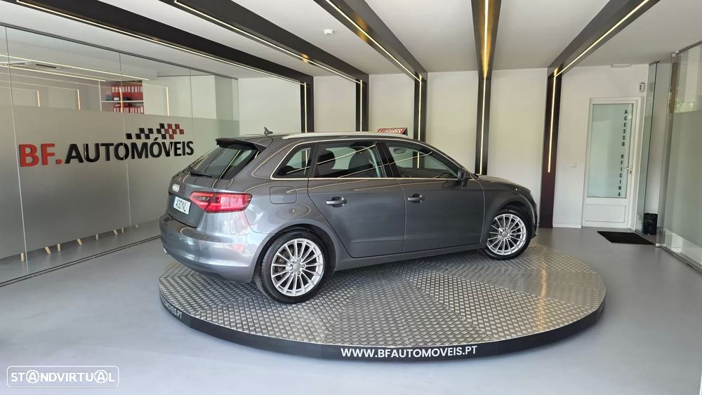 Audi A3 Sportback 1.6 TDI Sport - 4