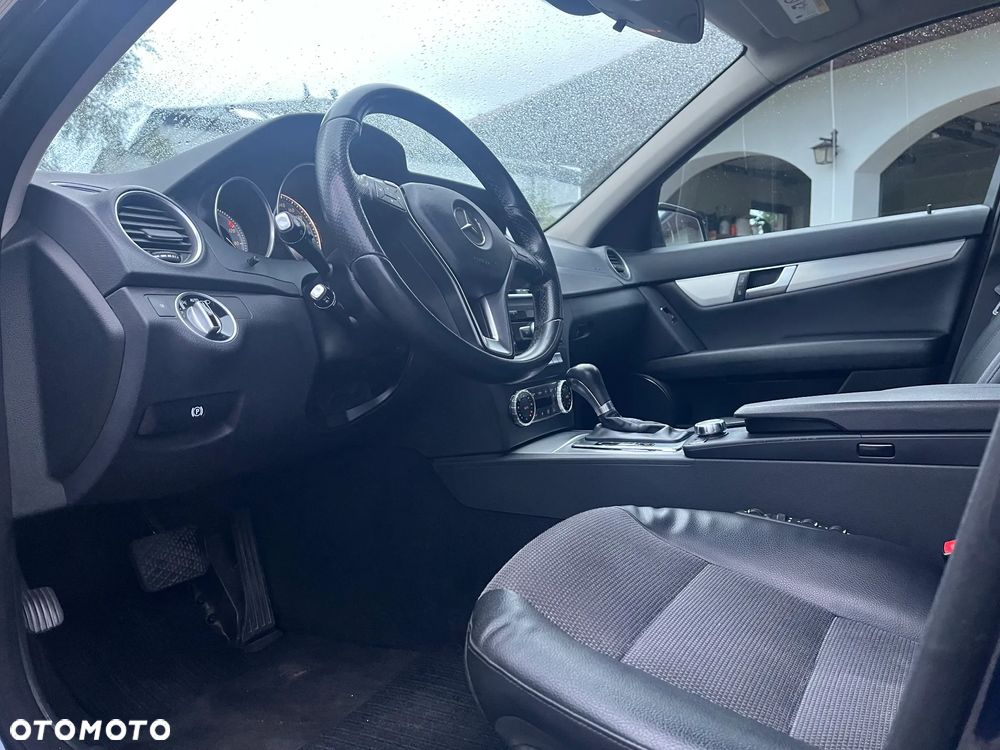 Mercedes-Benz Klasa C 220 CDI 7G-TRONIC Avantgarde Edition - 4