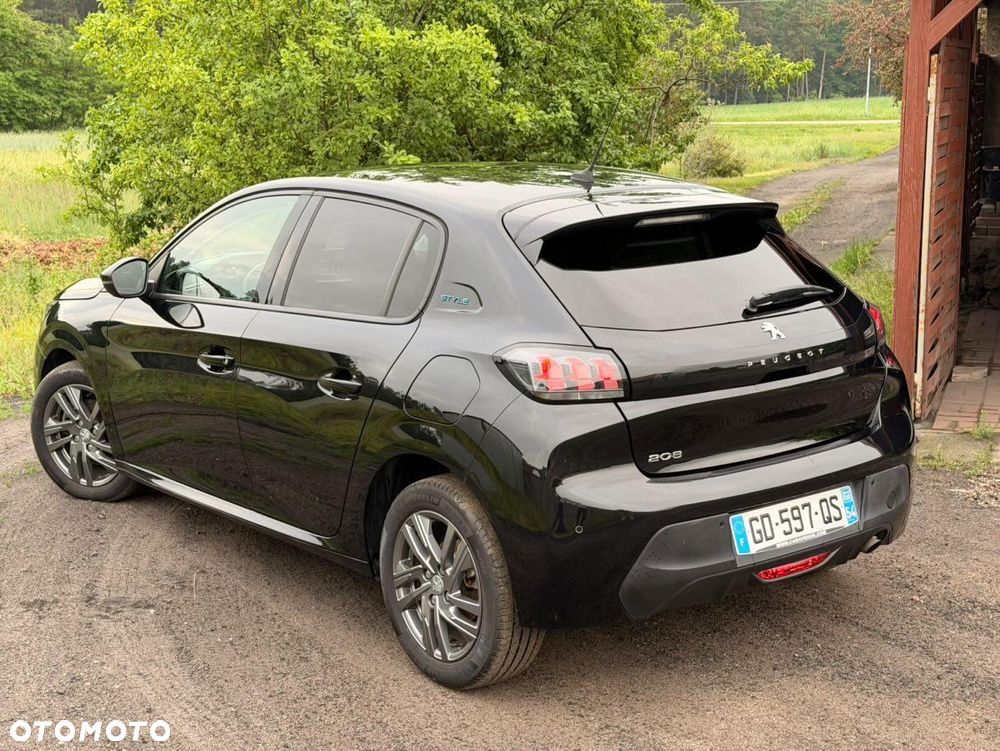 Peugeot 208 - 18