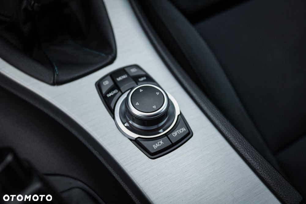BMW Seria 3 318i Edition Sport - 17