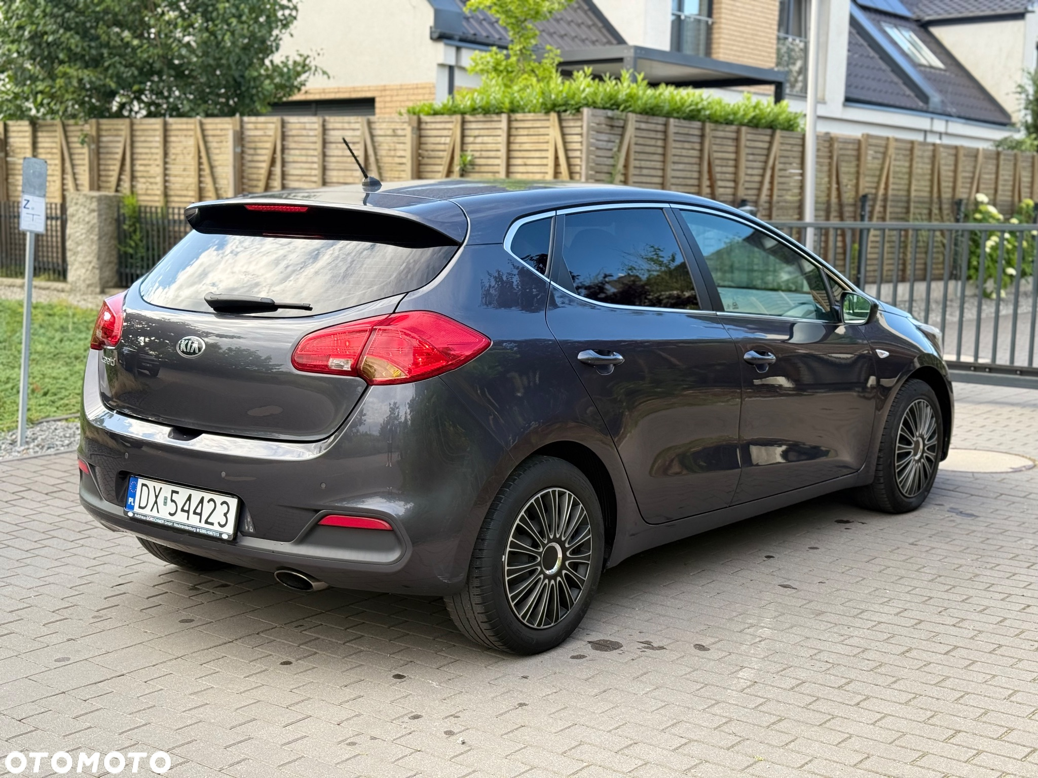 Kia Ceed - 4
