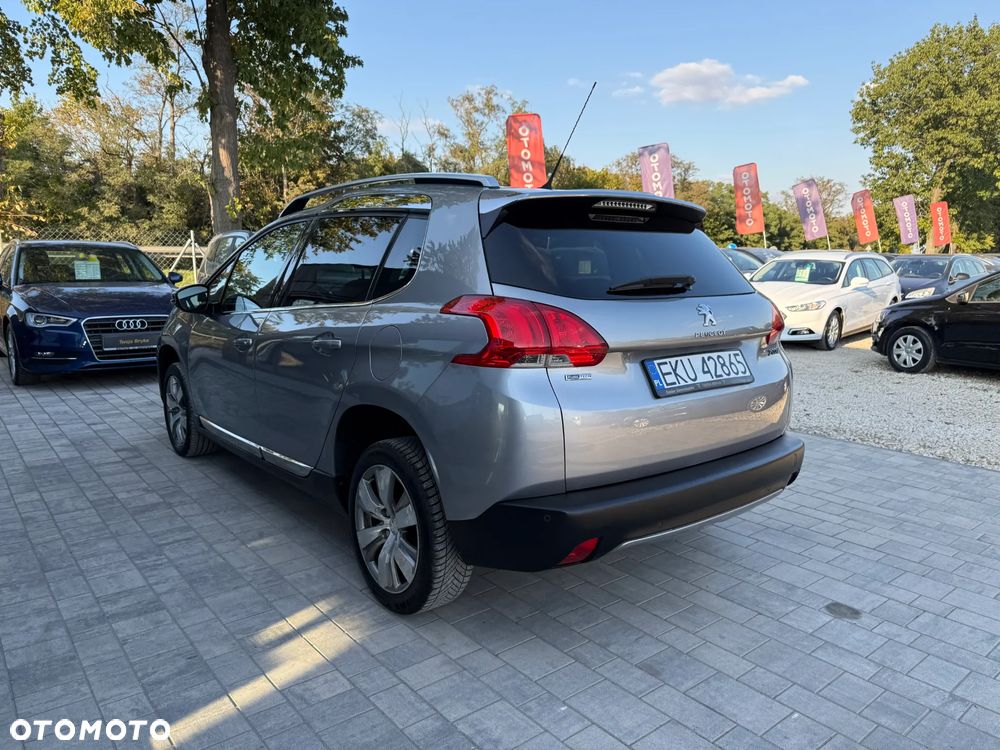 Peugeot 2008 1.2 Pure Tech Allure S&S - 4