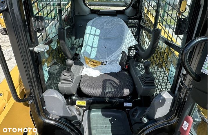 Caterpillar 249D3 - 15