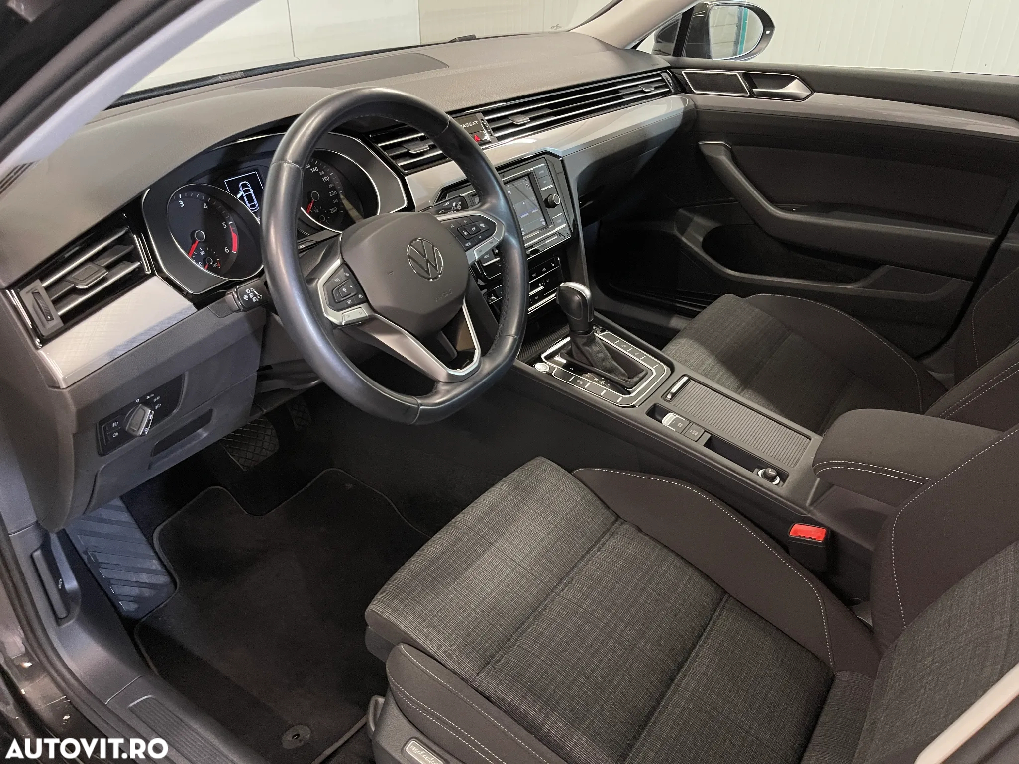 Volkswagen Passat 2.0 TDI DSG Comfortline - 5