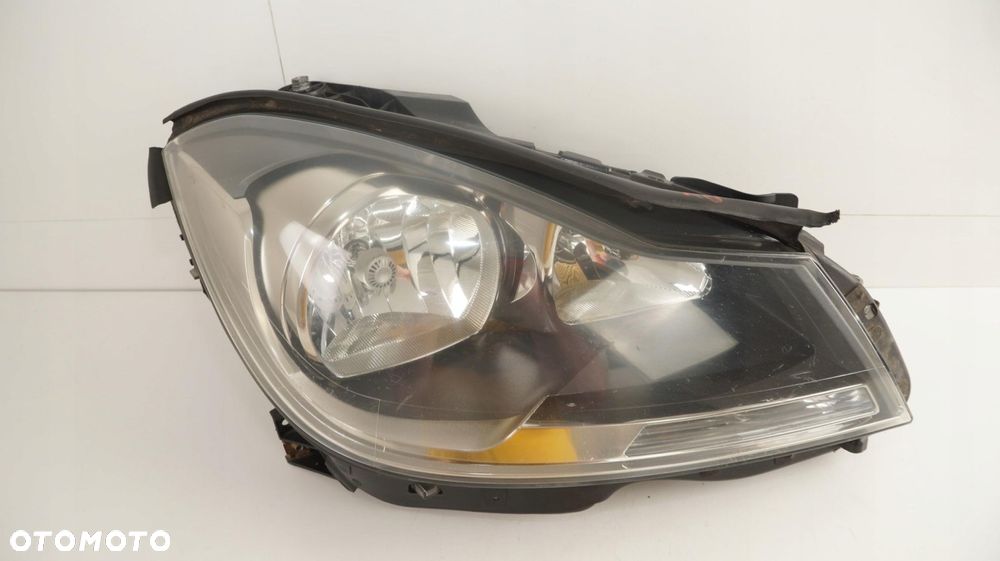 LAMPA PRAWY PRZÓD MERCEDES W204 LIFT 11-14R - 1