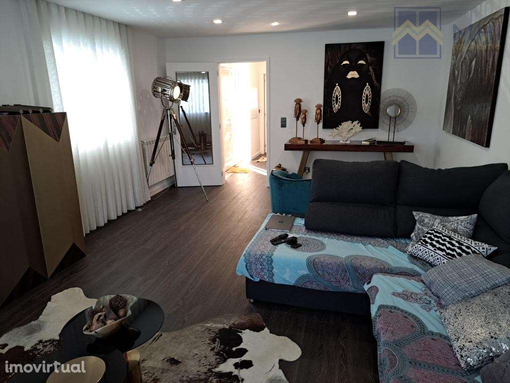 Propriedade com duas casas T2 na Madalena com piscina e a 700 m da ... - Grande imagem: 3/38