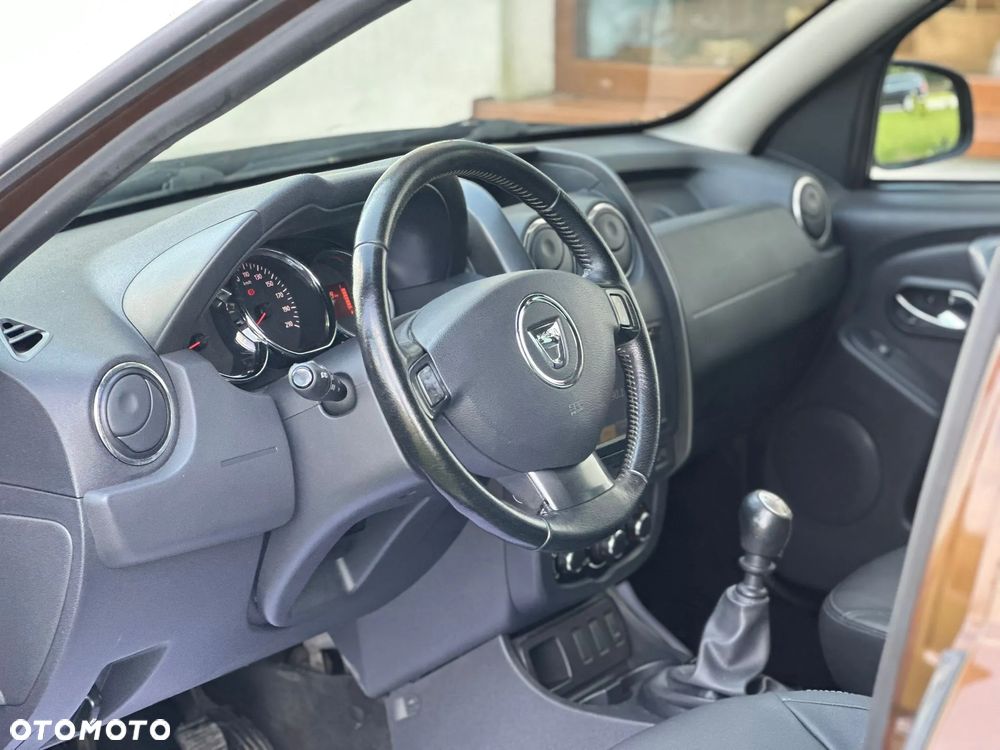 Dacia Duster TCe 125 4x2 Celebration - 23