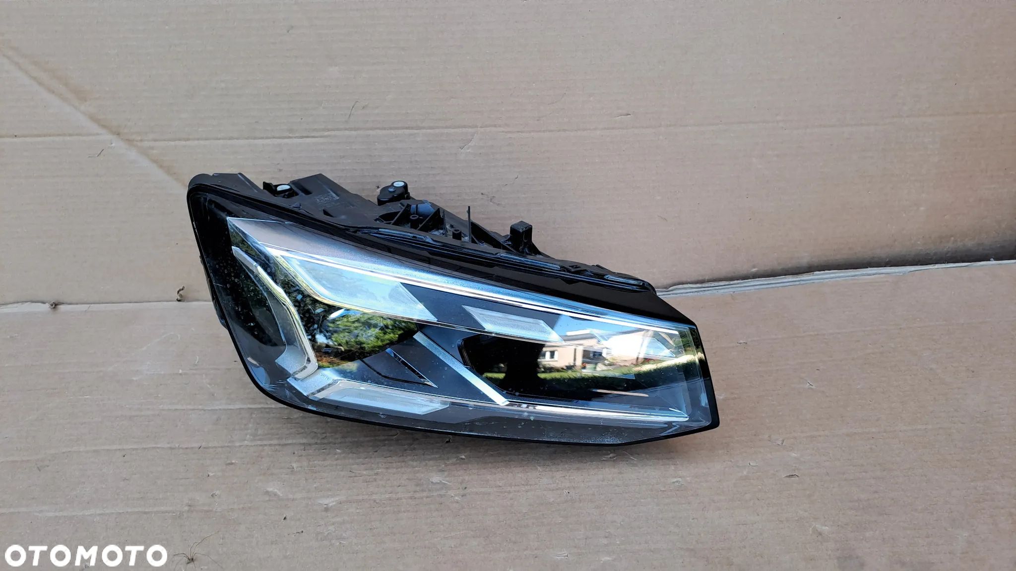 AUDI Q2 LIFT FULL LED MATRIX PRAWA LAMPA 81A941036d - 1