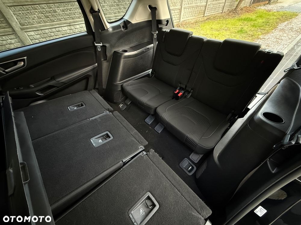 Ford S-Max - 29