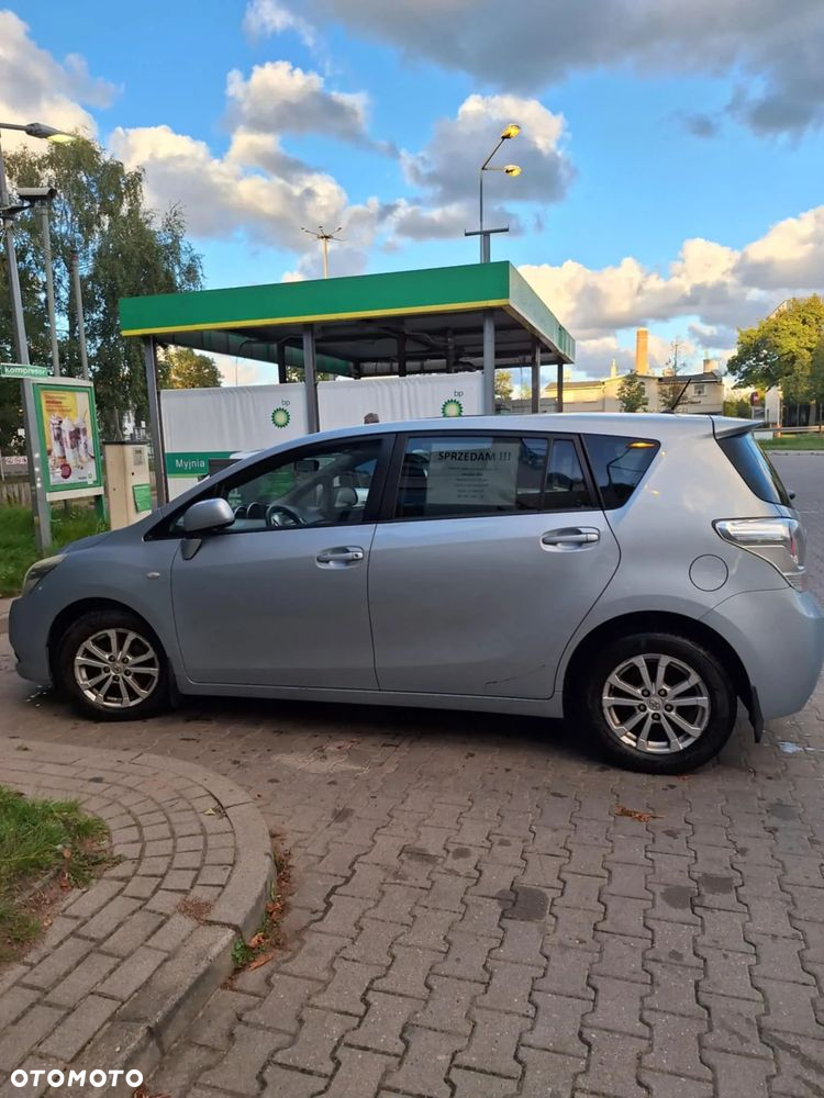 Toyota Verso 2.0 D-4D Luna 7os - 29