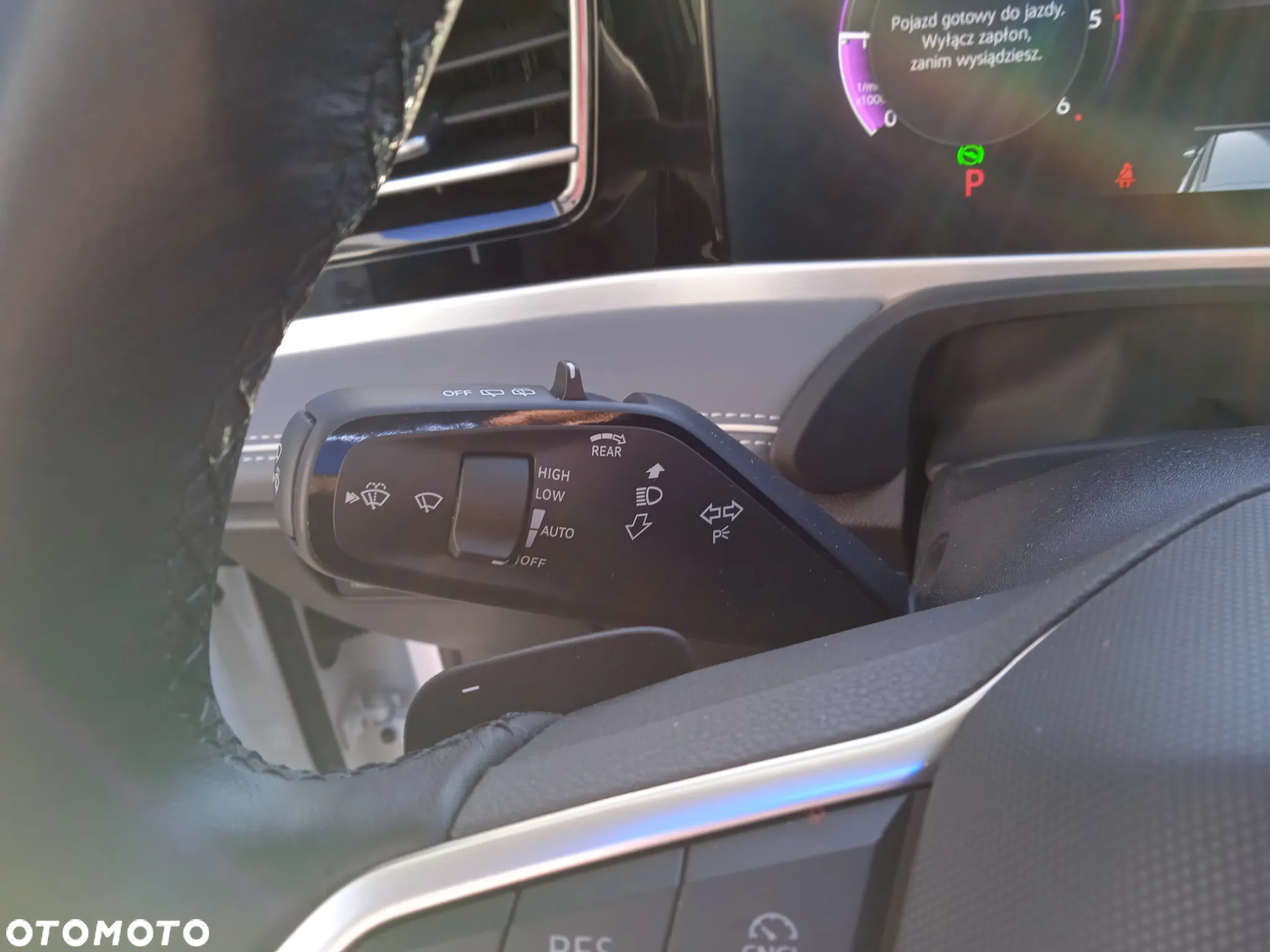 Volkswagen Passat 2.0 TDI SCR Elegance DSG - 23
