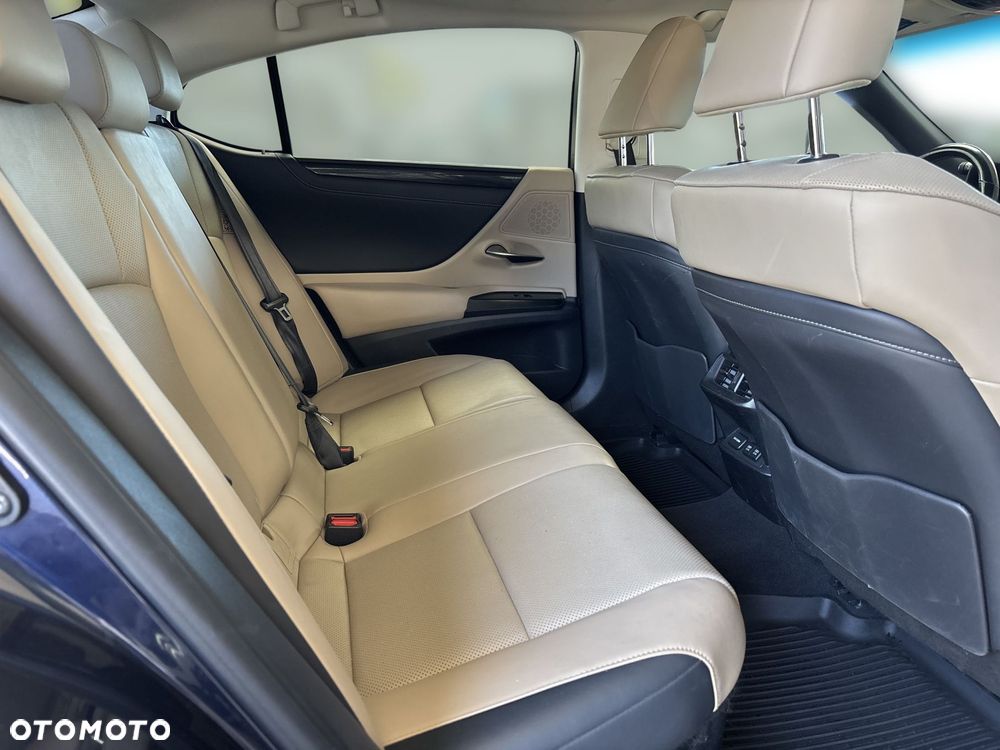 Lexus ES - 13