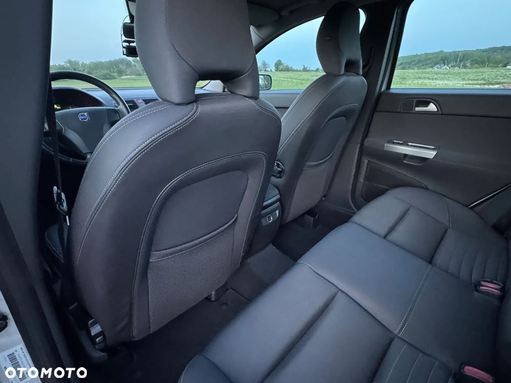 Volvo S40 2.0D DPF Kinetic - 13