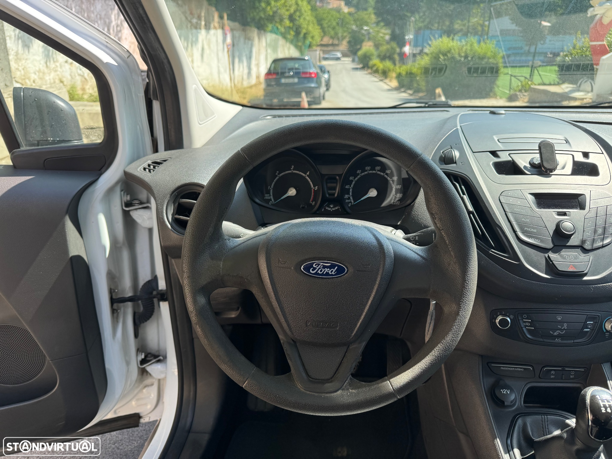 Ford Tourneo Courier 1.5 TDCi Ambiente - 13