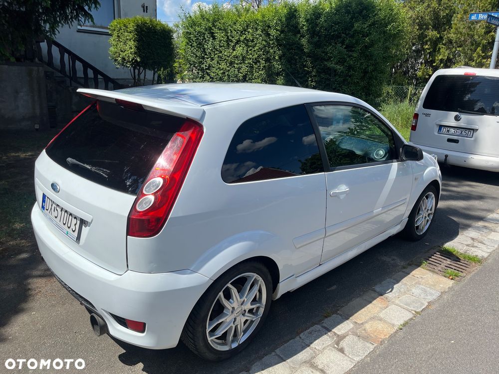 Ford Fiesta - 4