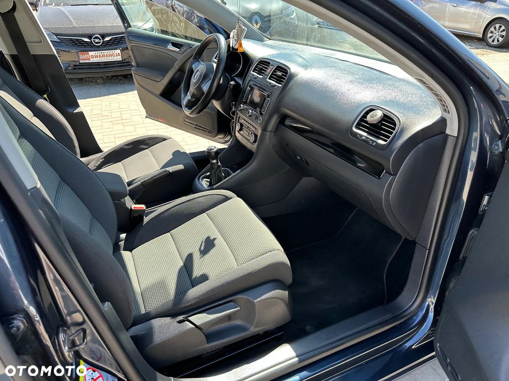 Volkswagen Golf - 22