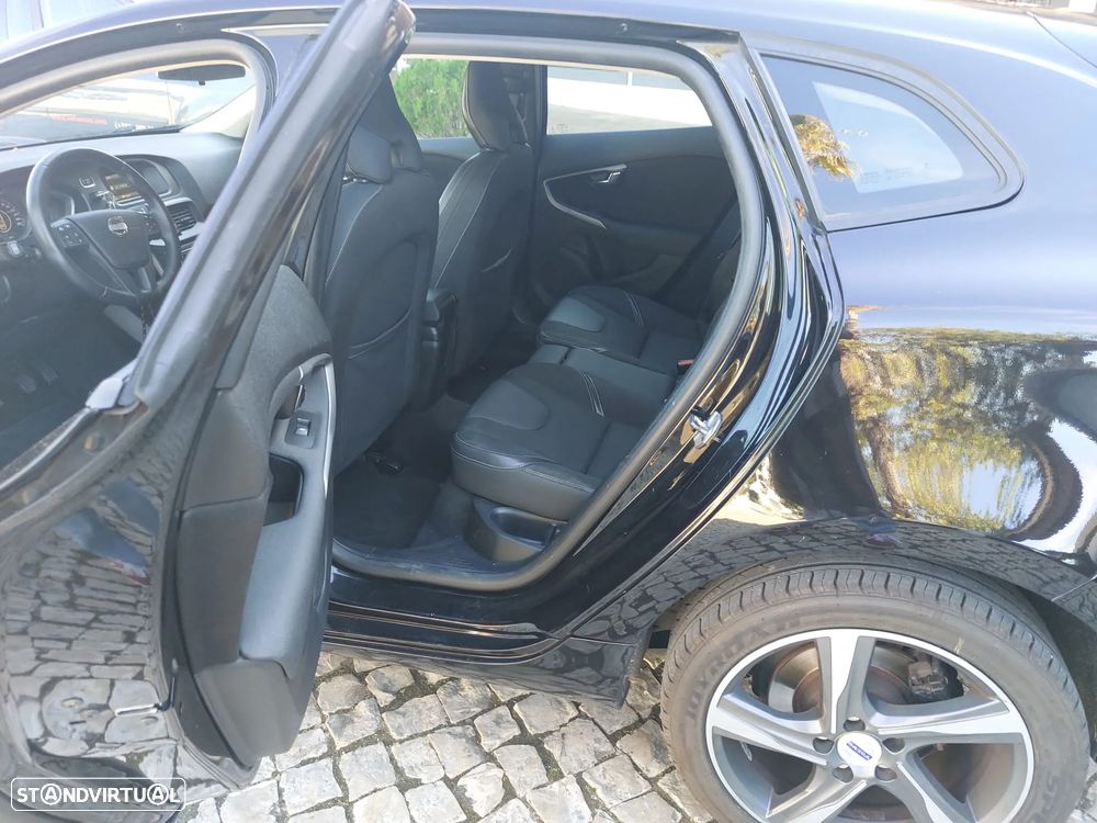 Volvo V40 D2 Kinetic - 9