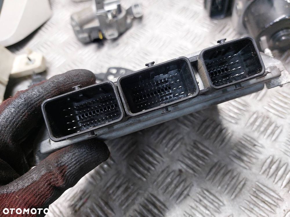 ZESTAW STARTOWY VOLVO V50 I 2.0 D 30729518 8690720 30737155 30672503 - 3