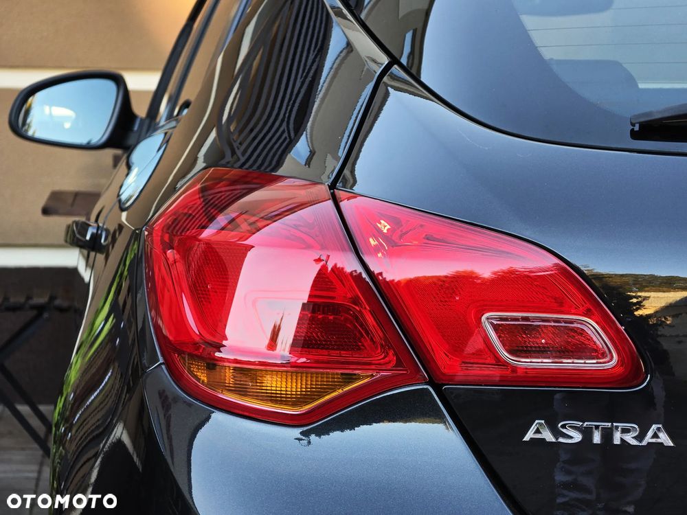 Opel Astra 1.4 T Cosmo EU6 - 36