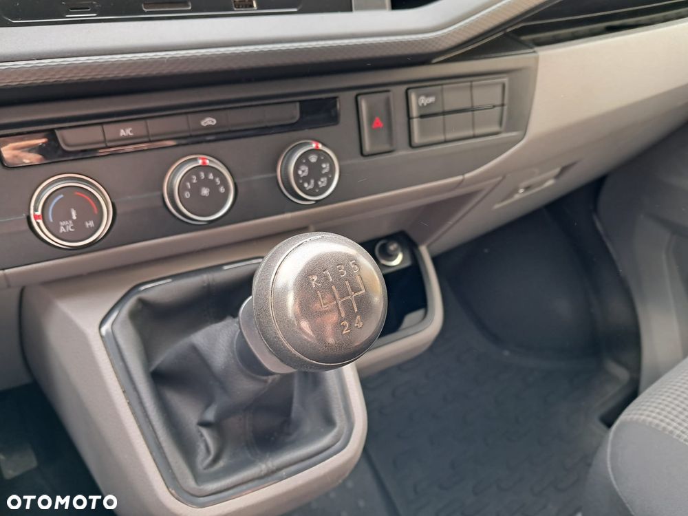 Volkswagen Transporter - 14