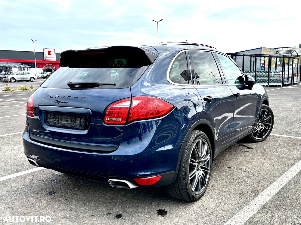 Porsche Cayenne 3.0 L V6 - 4