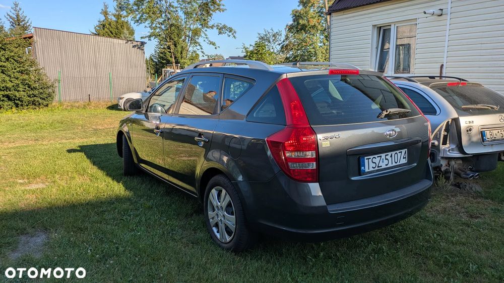 Kia Ceed 1.6 Crdi Comfort + - 4
