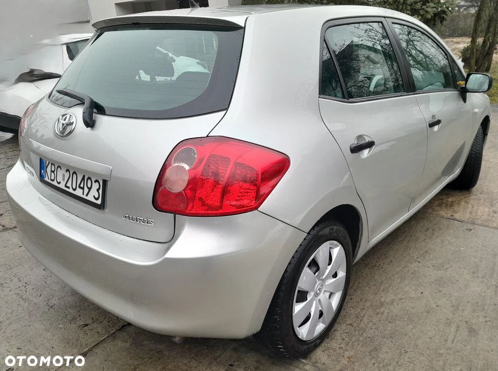 Toyota Auris 1.6 VVT-i Terra - 3