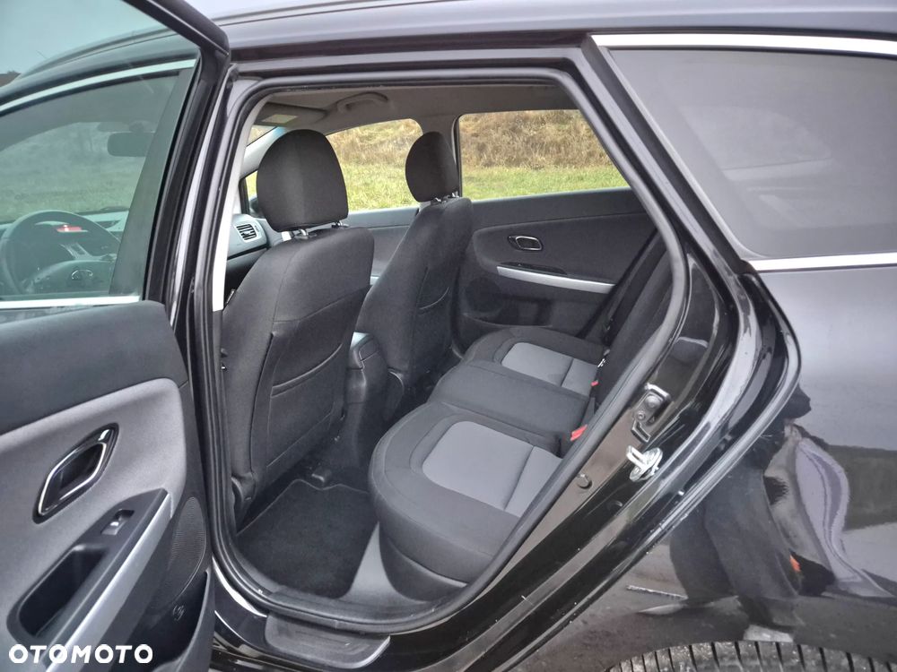 Kia Ceed 1.6 GDI Edition 7 - 12