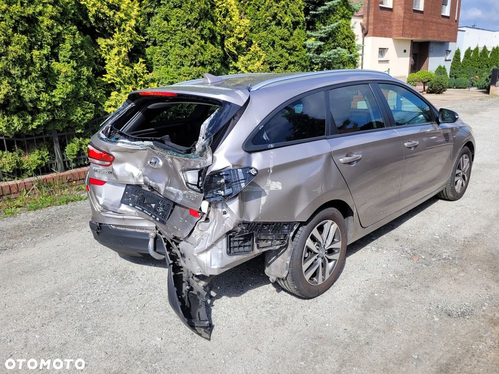 Hyundai i30 1.5 Intro - 4