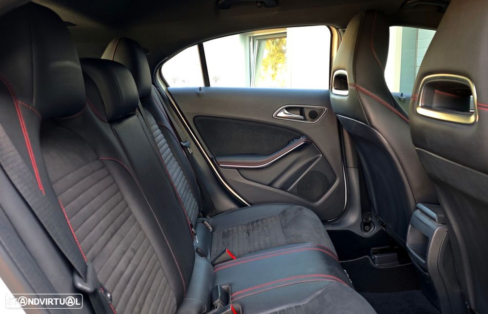 Mercedes-Benz A 180 d AMG Line - 17