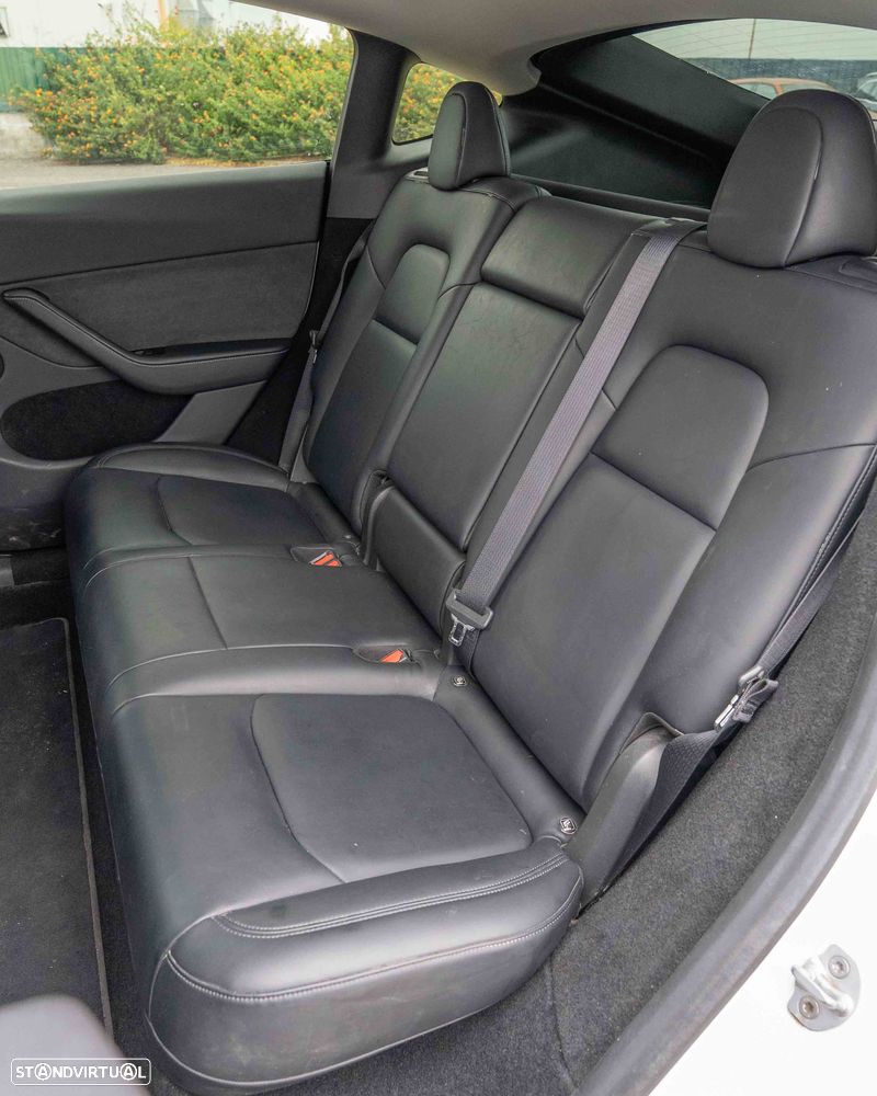 Tesla Model Y Long Range Dual Motor AWD - 14