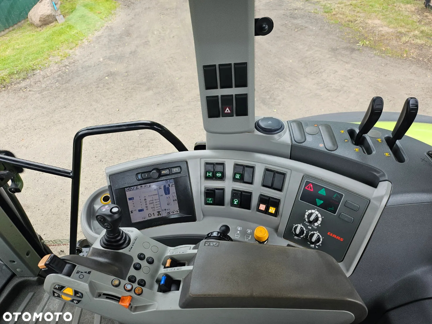 Claas Axion 810 CEBIS - 5