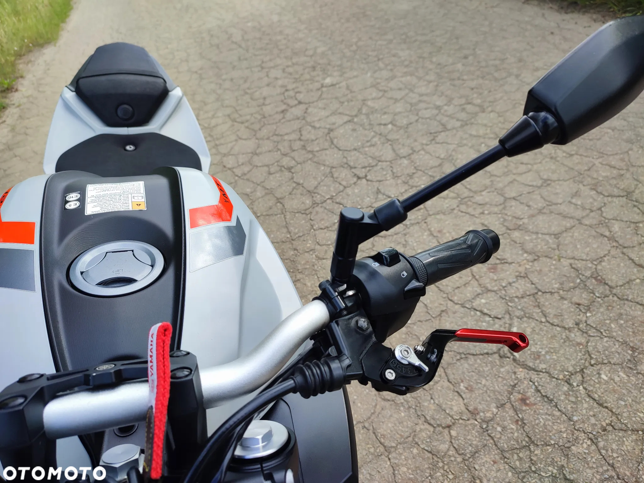 Yamaha MT - 12