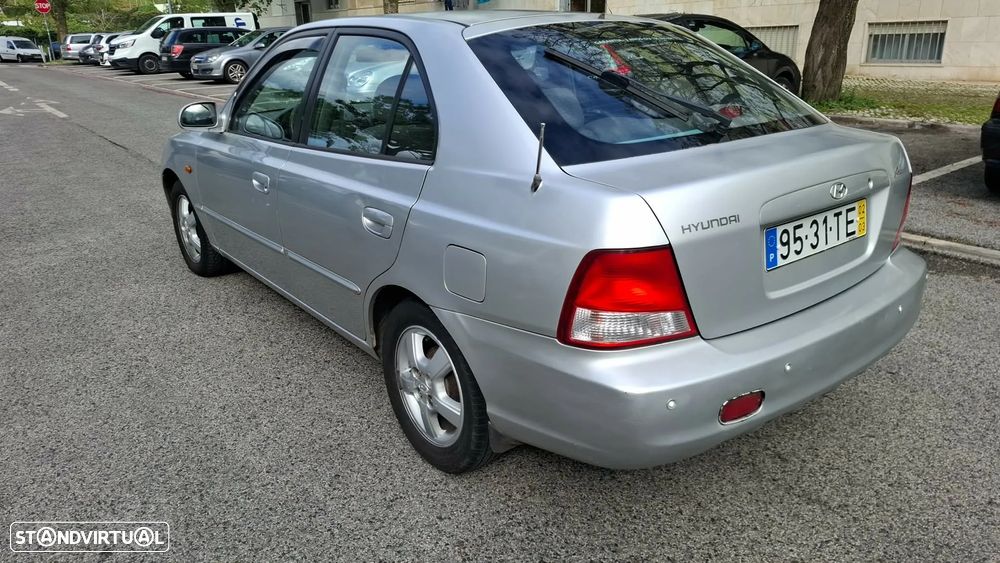 Hyundai Accent 1.3 Confort - 7