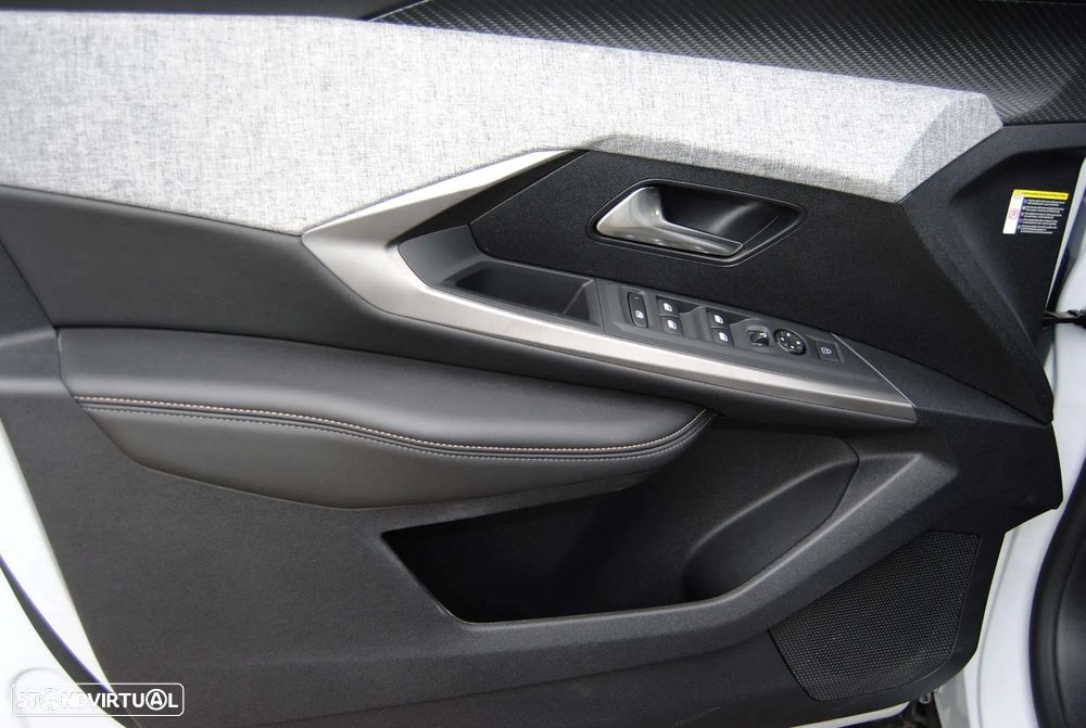 Peugeot 3008 1.2 Hybrid Allure e-DCS6 - 22