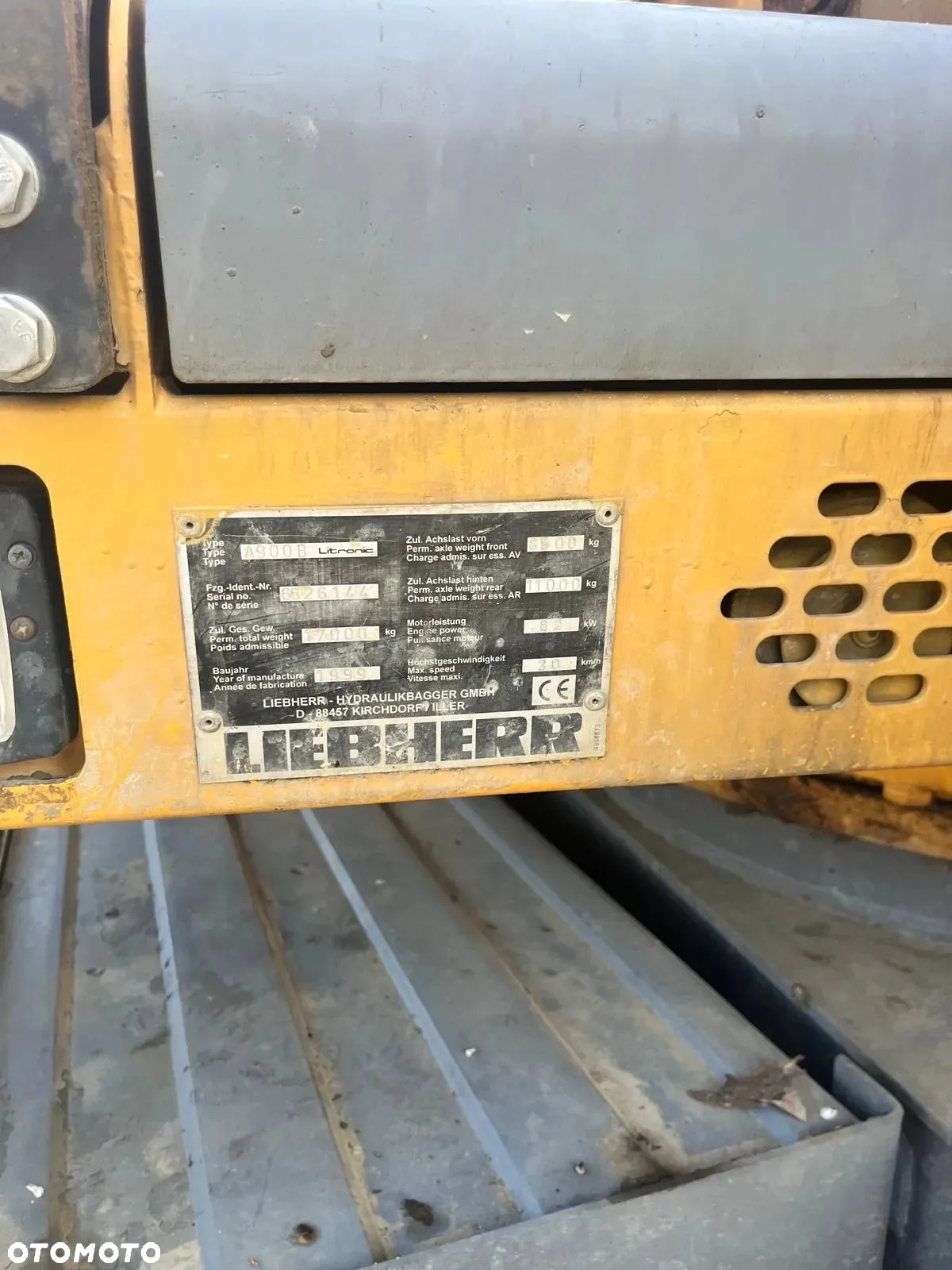 Liebherr 900B - 8